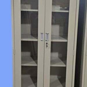 Armoire métallique de rangement à deux portes. – Image 2